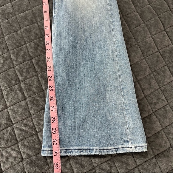 Good American Jeans Women 28 6 Good Flare Distressed Knees Light Wash A - Picture 7 of 7